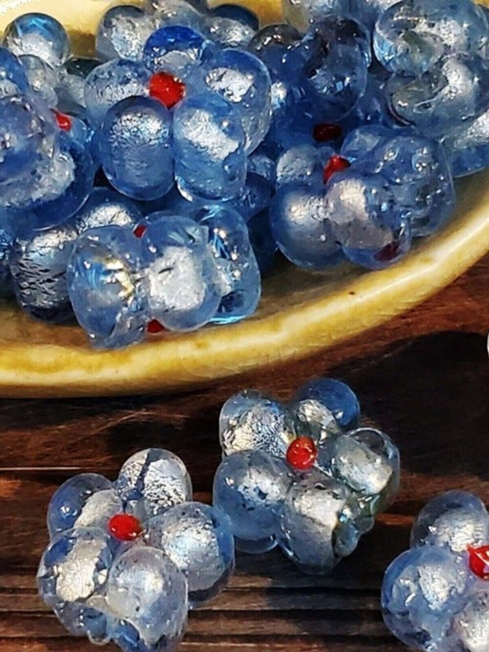Vintage Icy Blue Handcrafted India Glass Flower Beads with Silver Foil 5 pcs - Picture 3 of 11